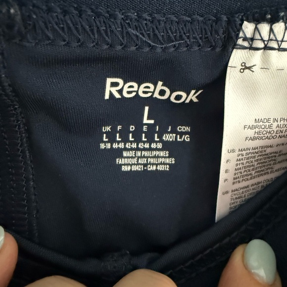 Reebok Women’s Navy Blue Cropped Leggings Size Large - Picture 3 of 5